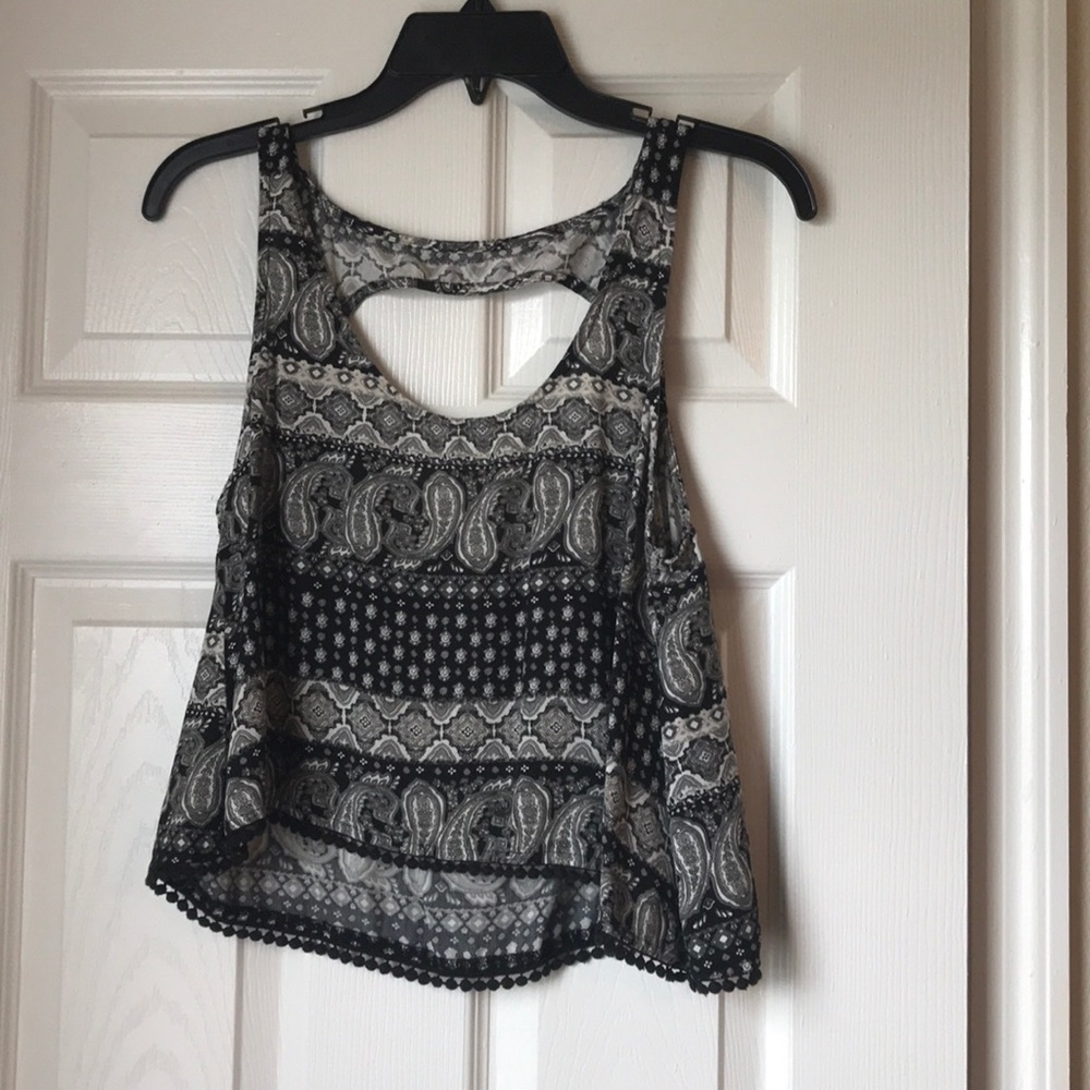 Mudd black and white paisley tank top